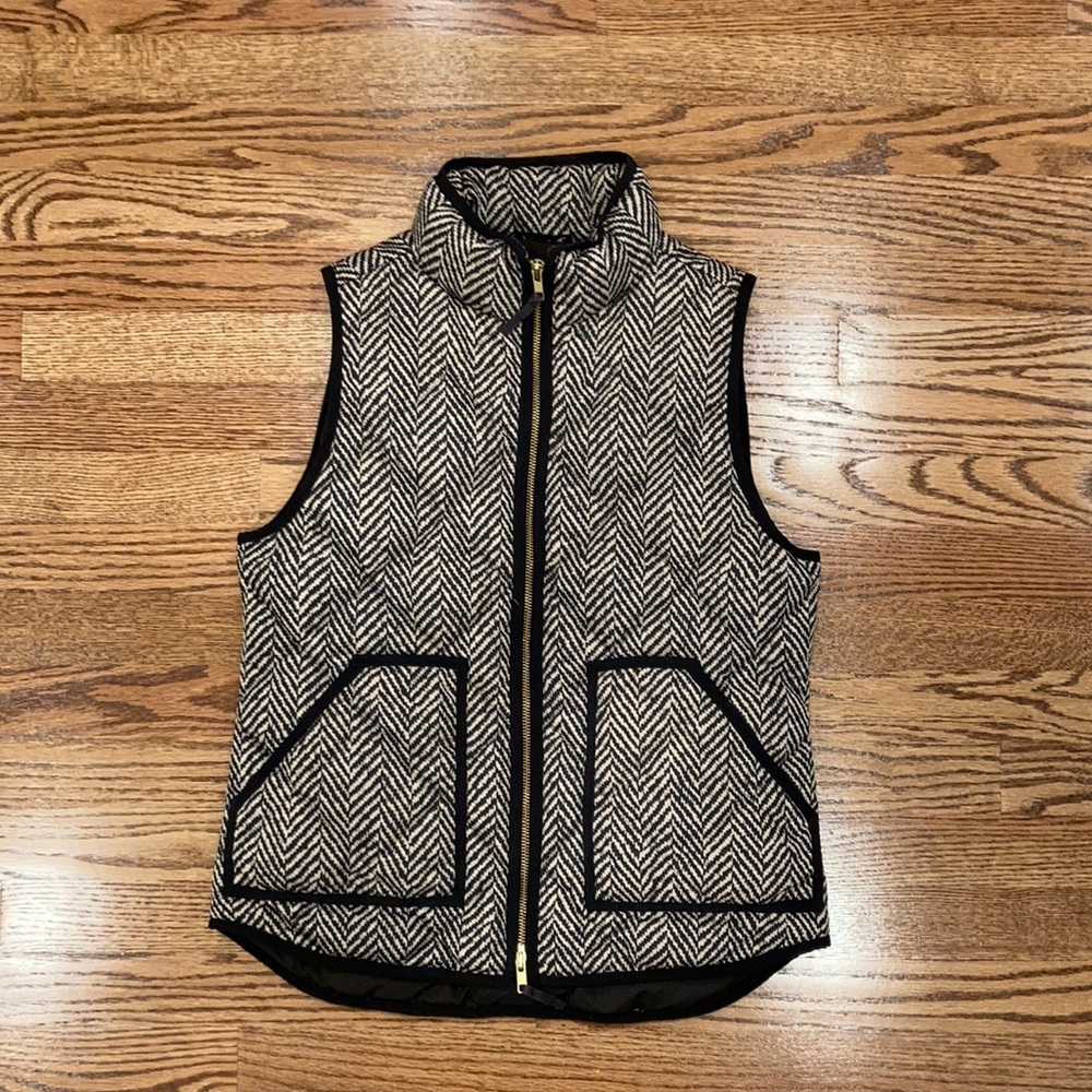 J. Crew Herringbone Excursion Puffer Vest in Size Small